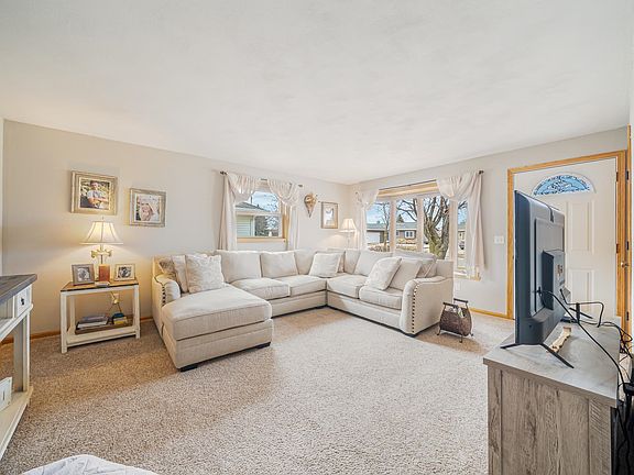 4th image of 607 Homestead Trl