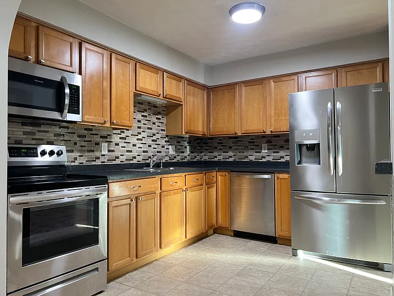 7767 Sharlene Dr — Photo 5