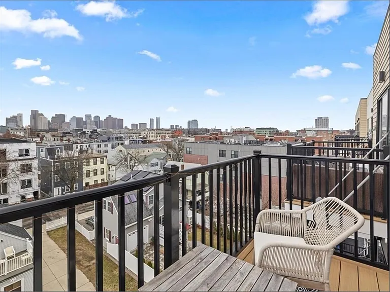 205 Maverick St #Penthouse 505 — Photo 9