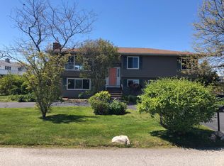 44 Bristol Rd, Narragansett, RI 02882