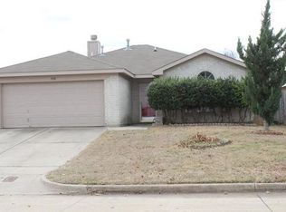 1928 Overland St, Fort Worth, TX 76131