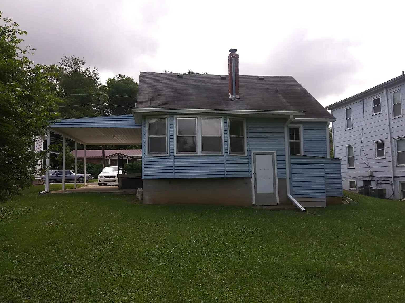 3 bed, 1.5 bath, 1248 sqft, $1,600 — Photo 2