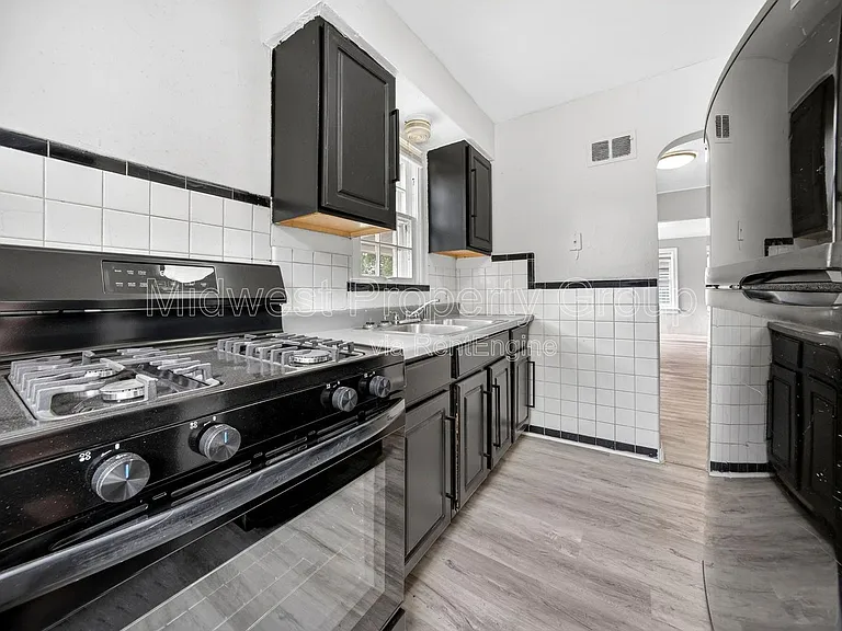 222 Henquin Dr — Photo 10