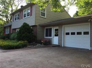 3425 Lord Byron Dr, Bethlehem, PA 18017