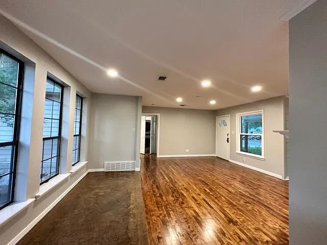 3 bed, 1742 sqft, $3,200 — Photo 3
