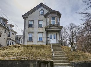 82 Charles St, Fitchburg, MA 01420