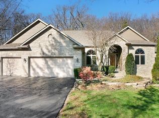 11211 W Riviera Dr, Spring Grove, IL 60081