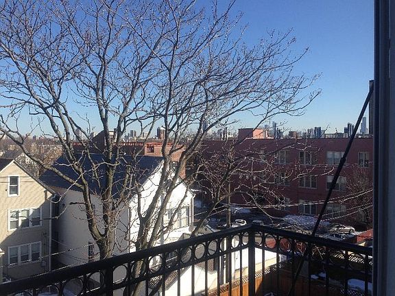 5th image of 2533 N Southport Ave #2GH