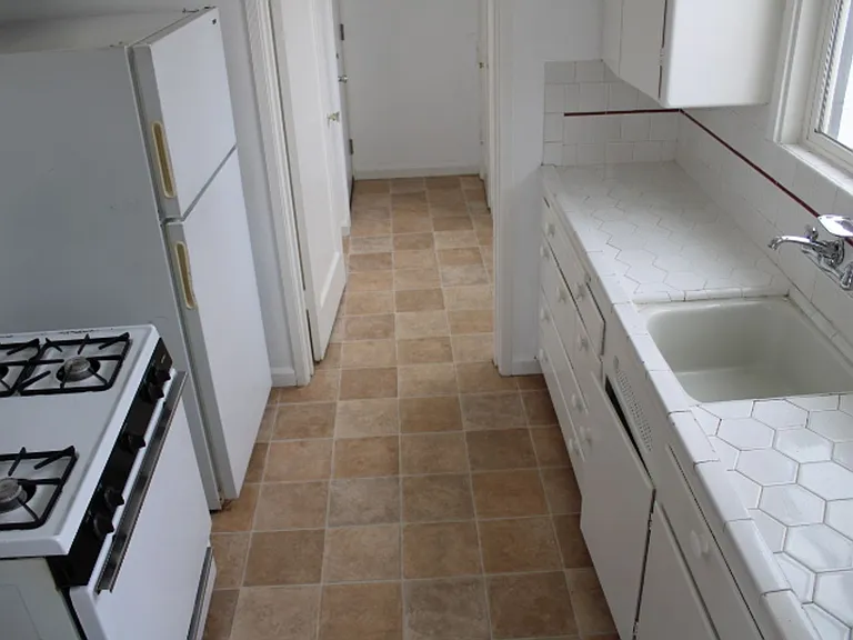 4010 Macdonald Ave — Photo 16