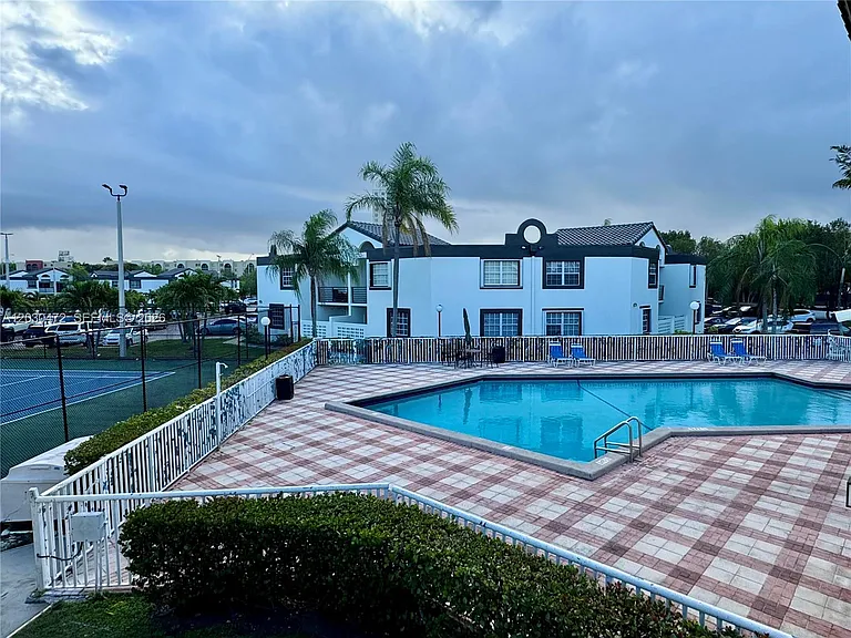 9711 Fontainebleau Blvd #D203 — Photo 31