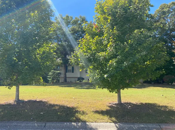 3104 Thorn Bush Dr, Gainesville, GA 30507