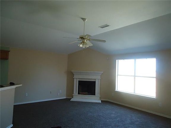 4th image of 1010 Westover Dr