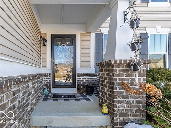 2nd image of 1514 Lavender Ln