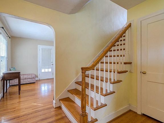 2nd image of 4015 Belford St SW