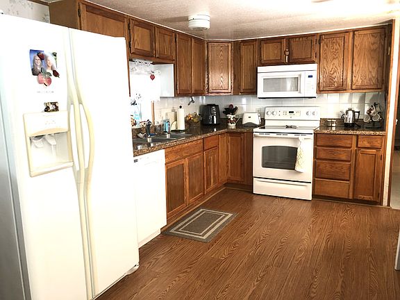 3rd image of 116 Boyd St