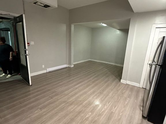 4th image of 72 Victoria Ave S #103