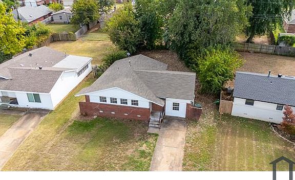 3rd image of 6112 SE 5th St