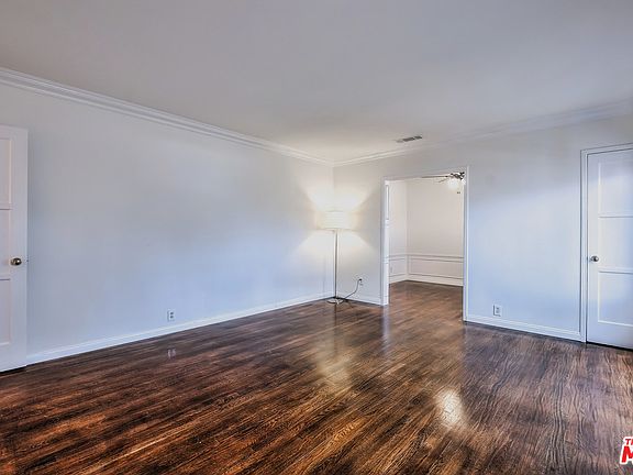 4th image of 11118 Wagner St