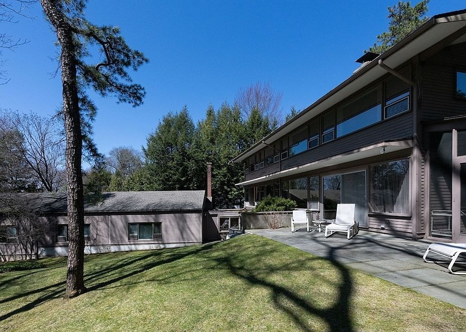 1st image of 24 Barberry Rd