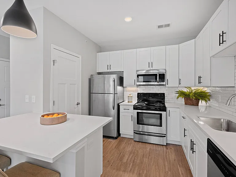 Monmouth Row Apartments — Photo 104