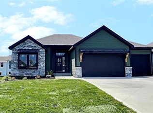 17205 W 197th St, Spring Hill, KS 66083