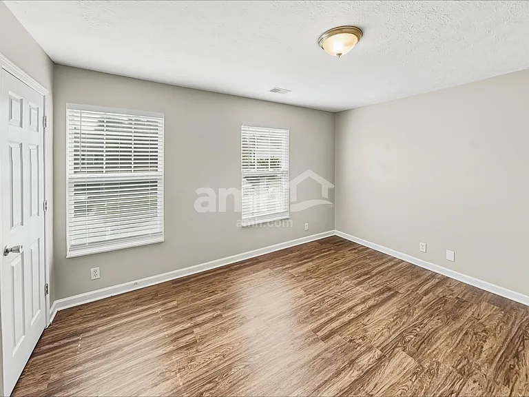 119 Crestwood Ln — Photo 24