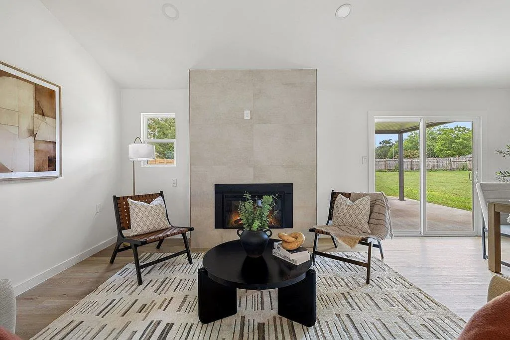 4 bed, 3.0 bath, 1880 sqft, $3,800 — Photo 4