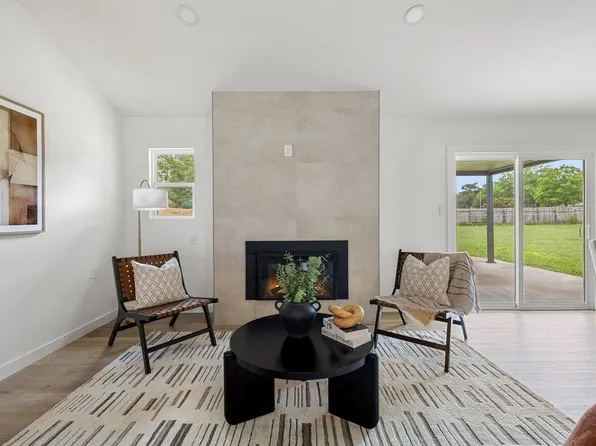 5400 Salem Hill Dr, Austin, TX 78745