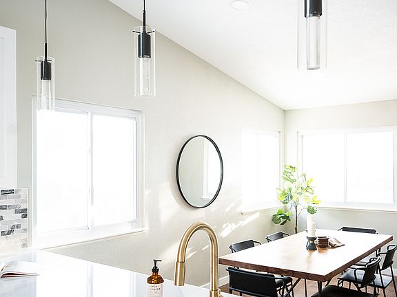 Kitchen & dining room