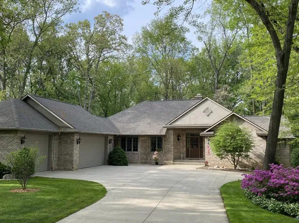 5596 Saddle Club Dr, Kalamazoo, MI 49009