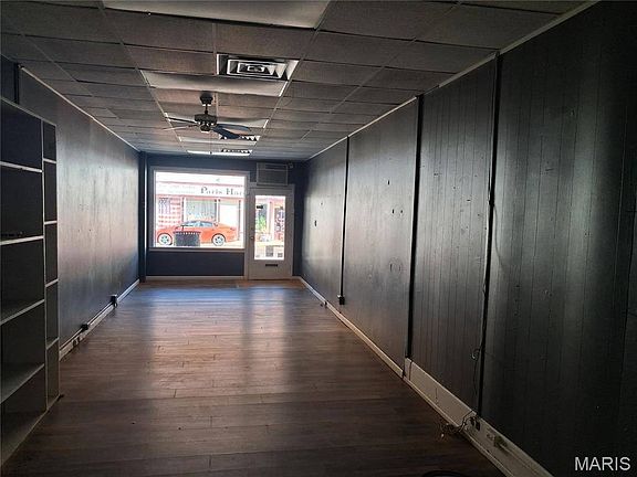 5th image of 209 N Main St