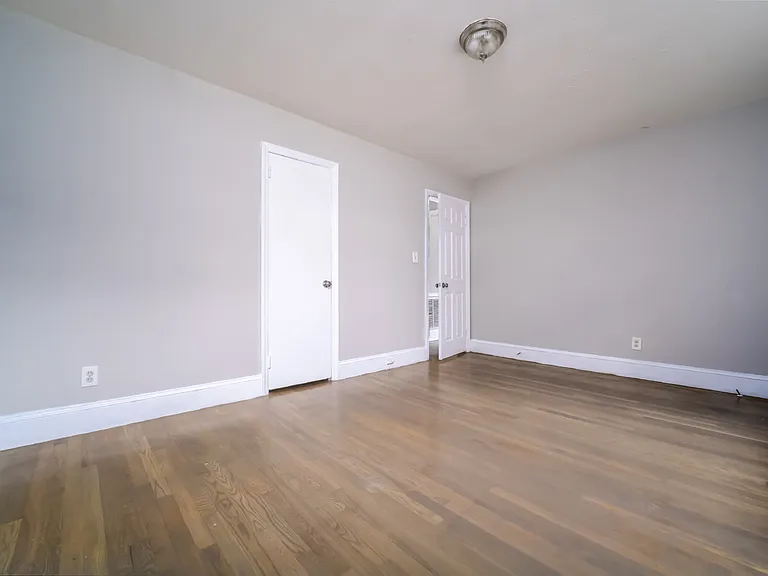 3453 Meredith Ave — Photo 12