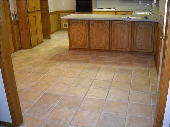 4th image of 2610 Indian Springs Dr