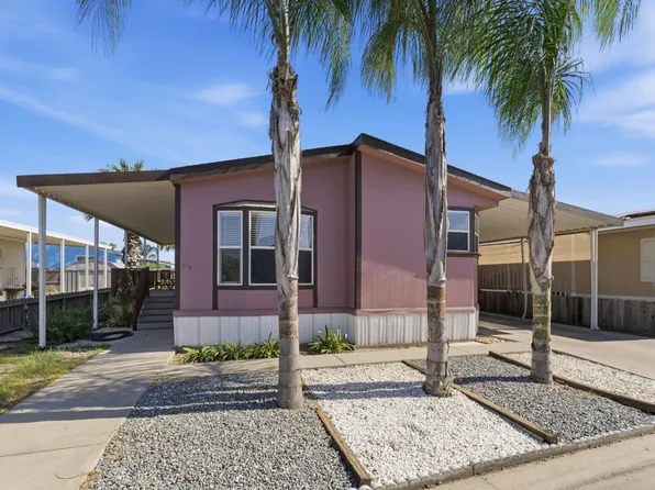 900 Rankin Ave, Tulare, CA 93274