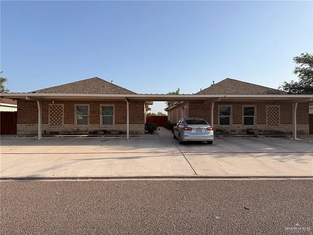 2 bed, 2.0 bath, 900 sqft, $900 — Photo 1