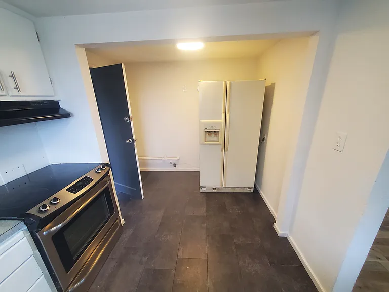 593 Rivington Ave — Photo 5