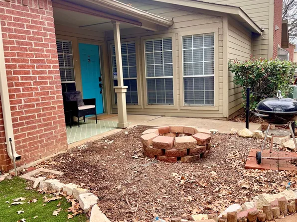 1418 Meadowood Village Dr, Fort Worth, TX 76120