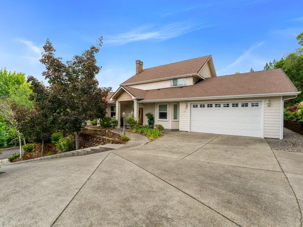 2226 SE Linden Ln, Grants Pass, OR 97527