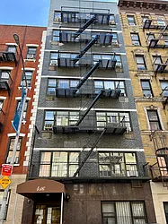 416 East 74th Street in Lenox Hill