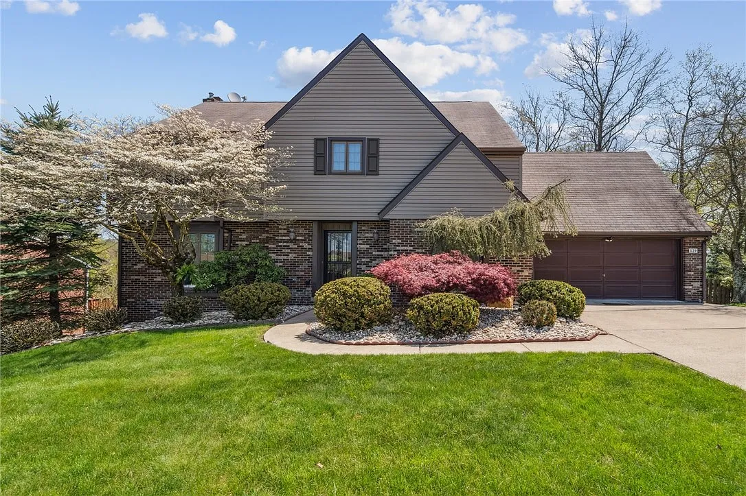 129 Regal Ct photo 1