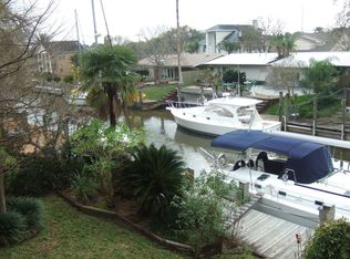 48 Lazy Ln, Kemah, TX 77565