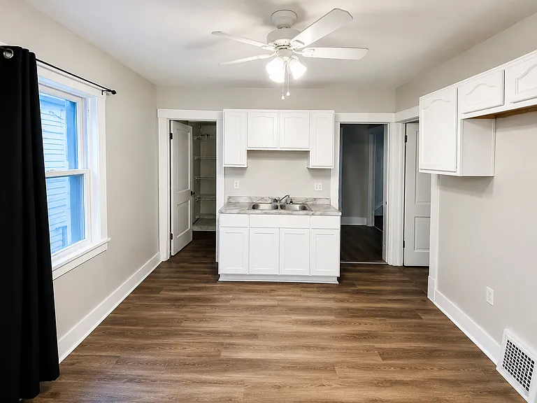 12502 Forest Ave #2 — Photo 2