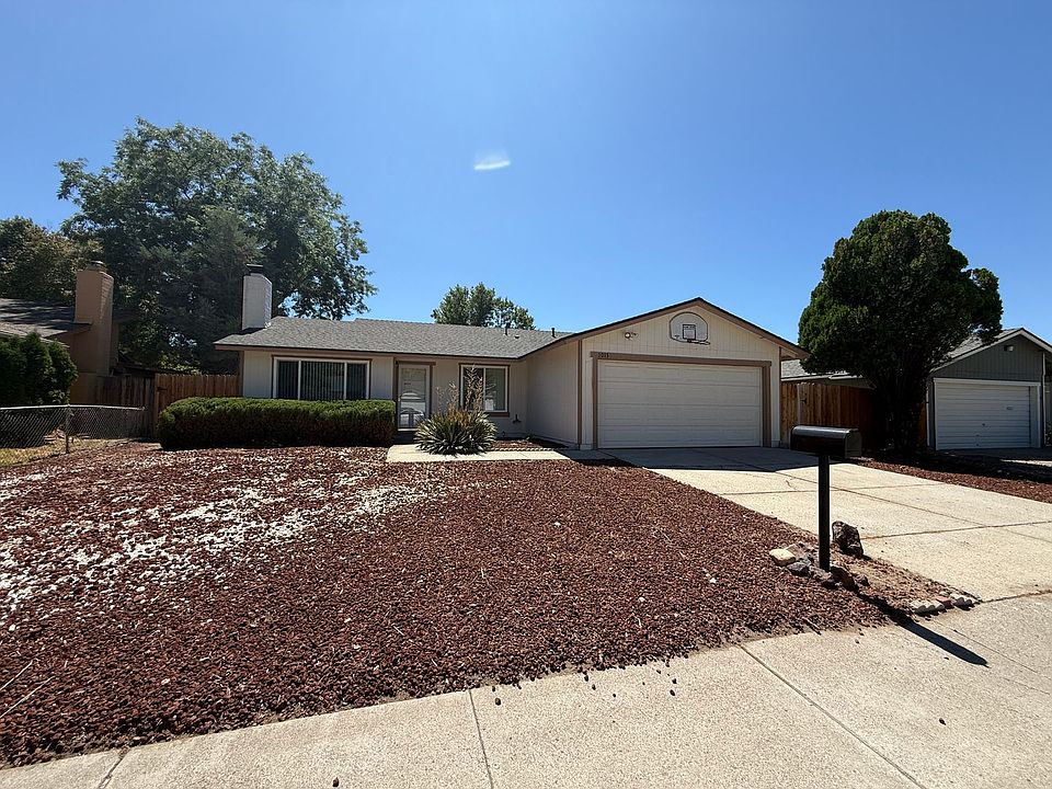 1st image of 1013 Pinewood Dr