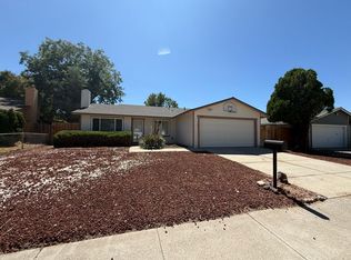 1013 Pinewood Dr, Sparks, NV 89434
