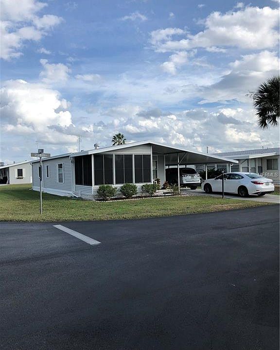 1st image of 52 Green Meadow Dr