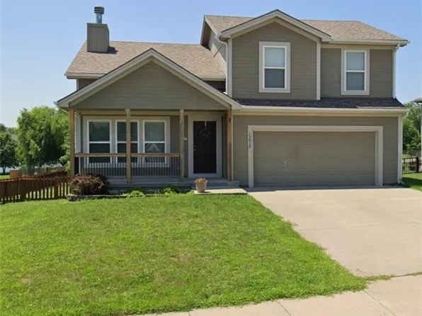 19628 Harbor Dr, Smithville, MO 64089