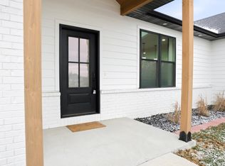 23365 N Lark Song Ln, Sturgeon, MO 65284