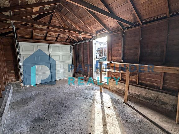 4th image of 58 E Hillcrest Ave