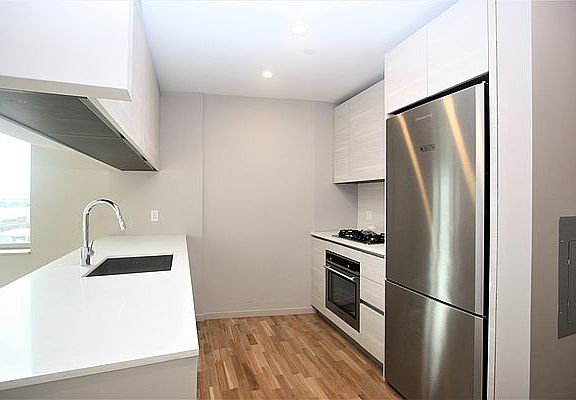 4th image of 1511 Bedford Ave #8A