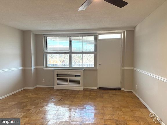 3rd image of 2030 N Adams St APT 1008